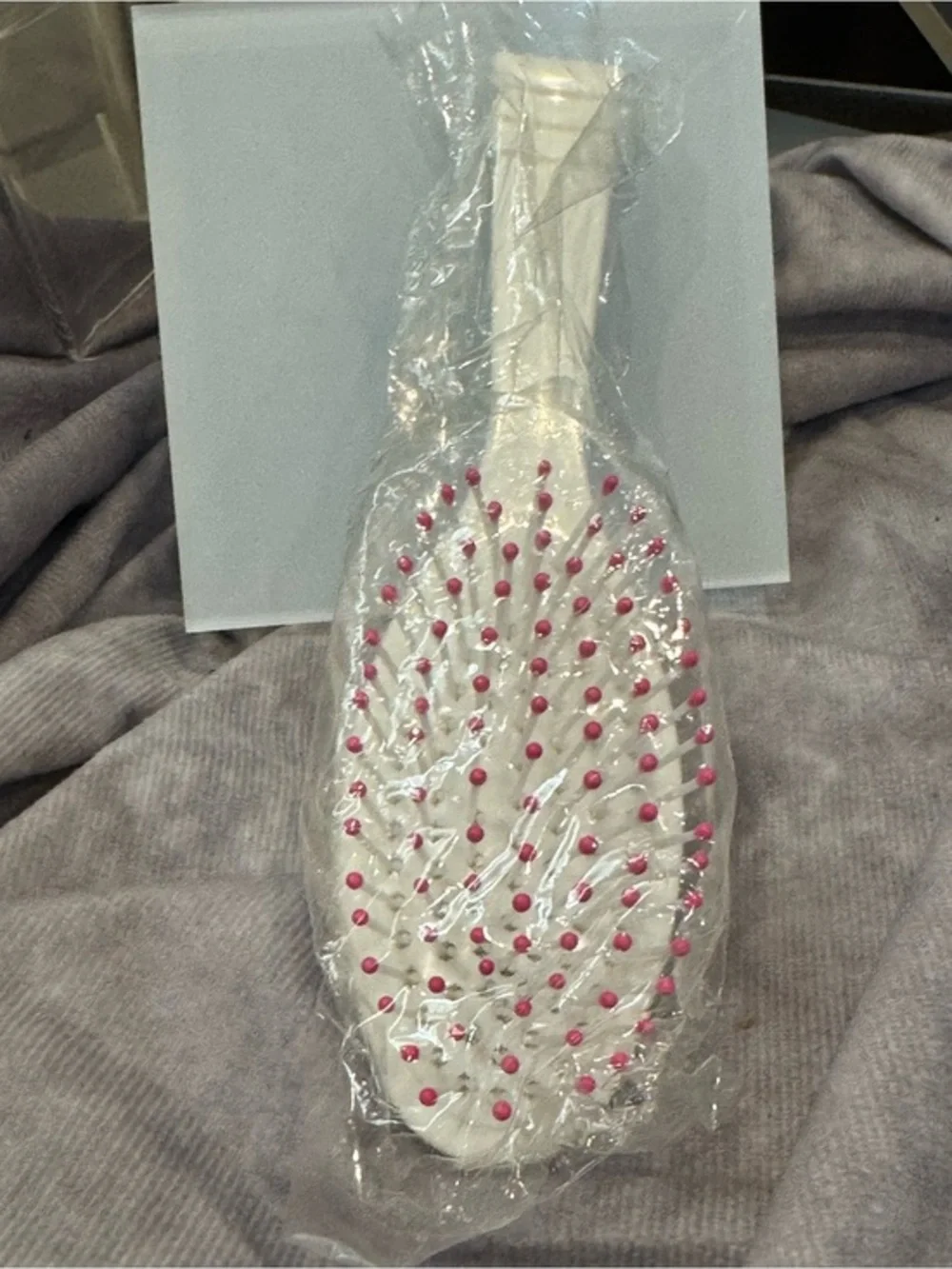 Clinique Travel White Hair Brush with Pink-Tipped Bristles NEW